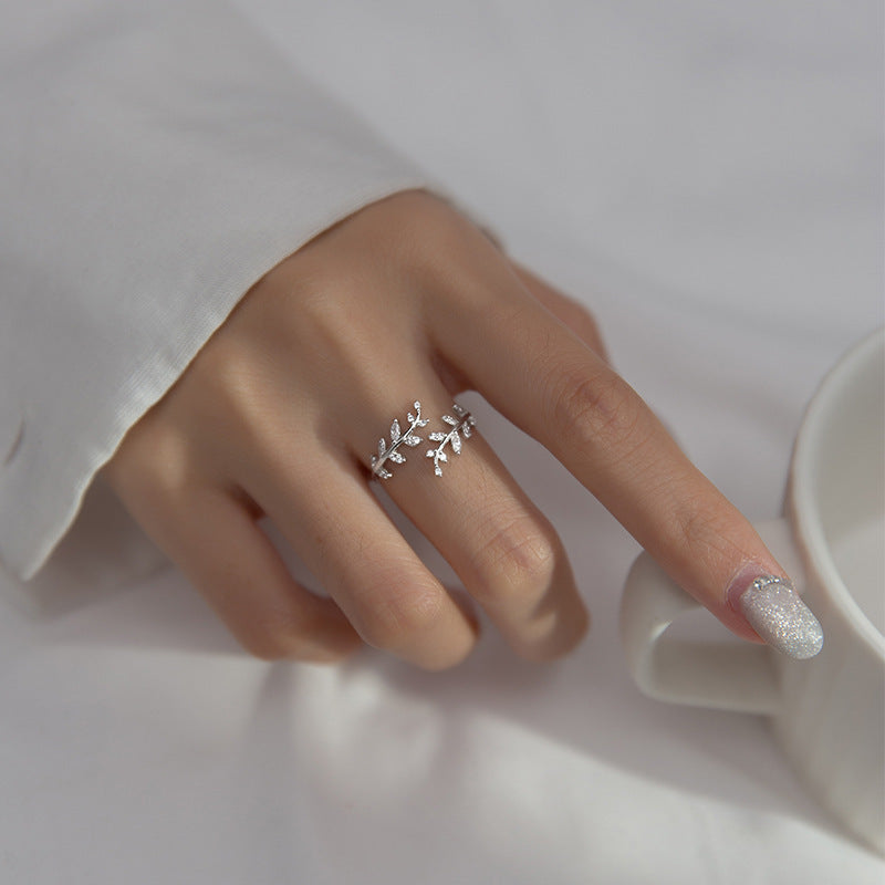Elegant Vine Ring | Together against Breast Cancer