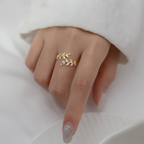 Elegant Vine Ring | Together against Breast Cancer