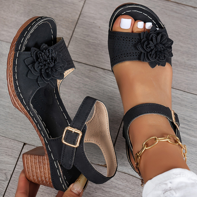 Kristiane™ - Wedge sandals with flowers