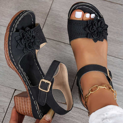 Kristiane™ - Wedge sandals with flowers