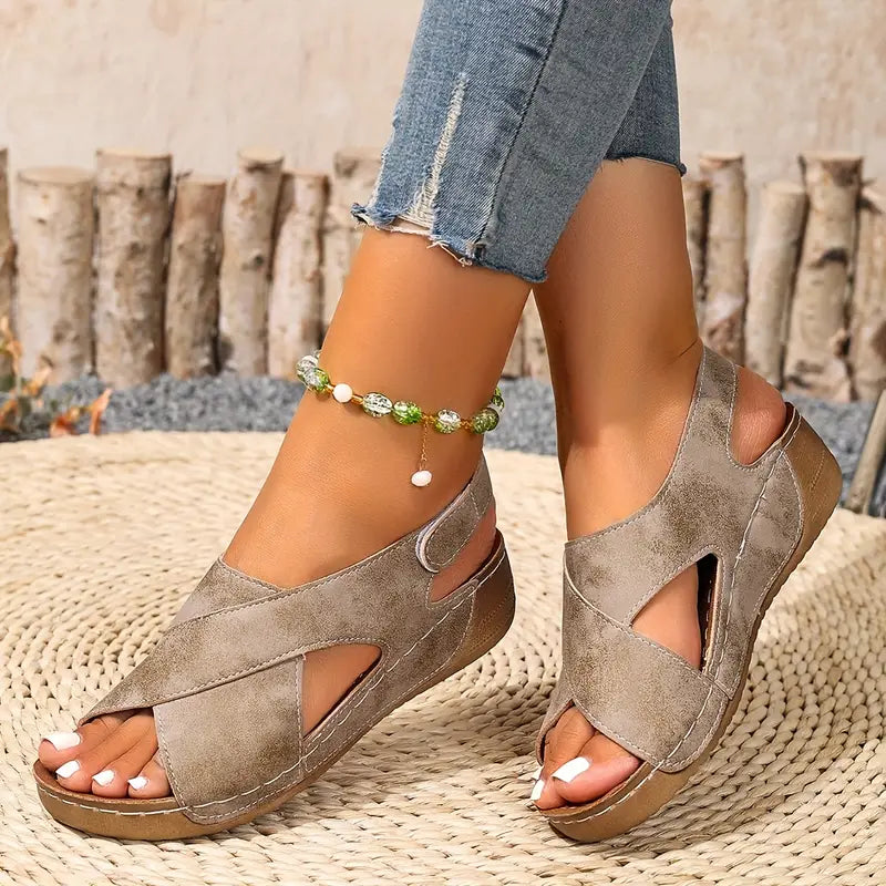 Kelra™ - Vintage-style platform sandals