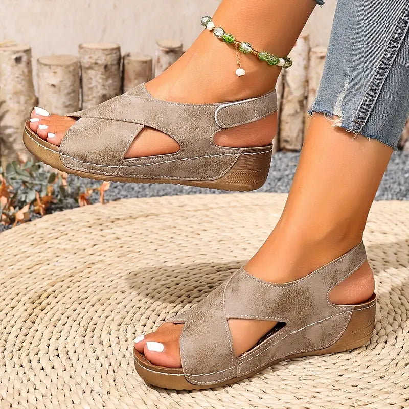 Kelra™ - Vintage-style platform sandals